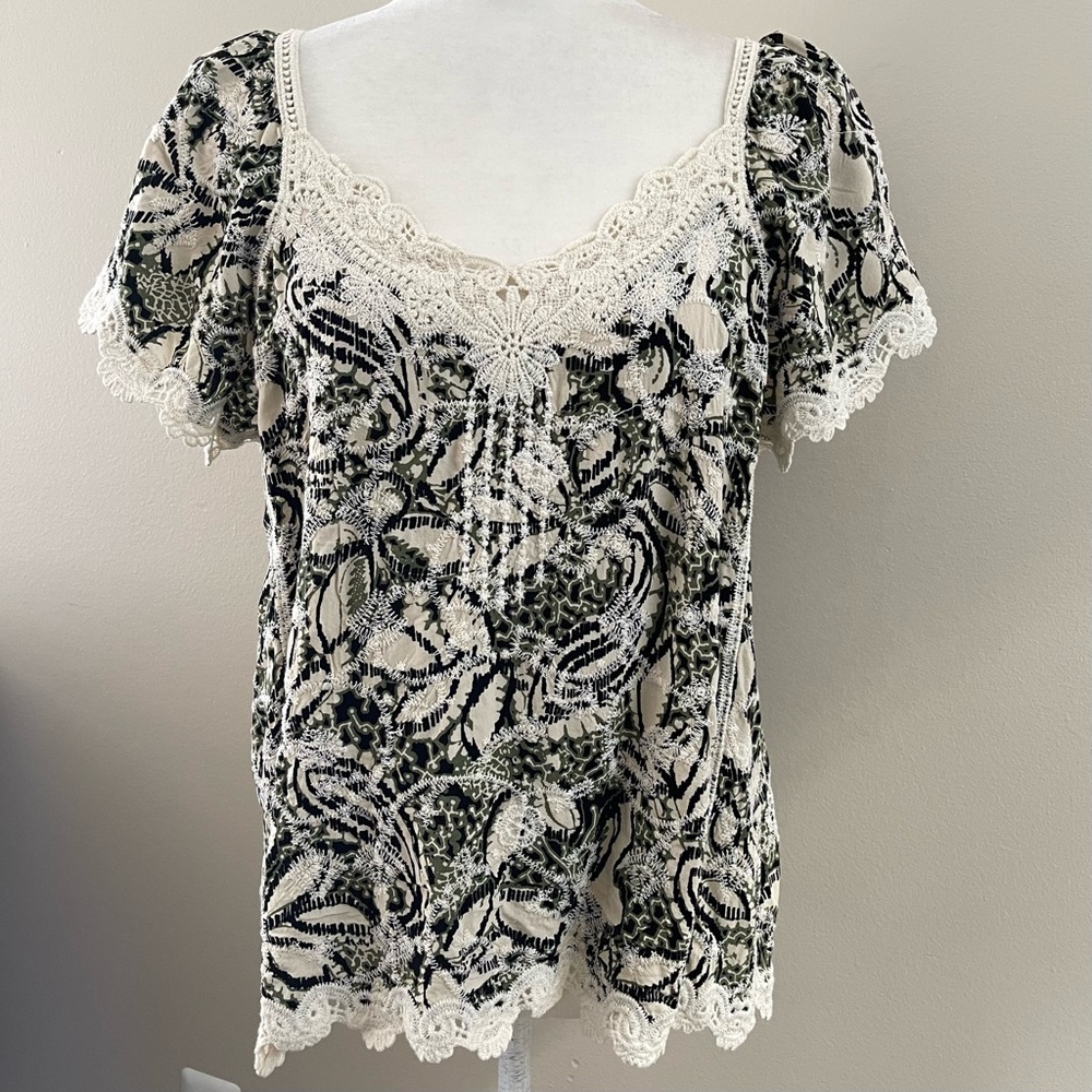 NWT Democracy Embroidered Crochet Short Sleeve Blouse - medium